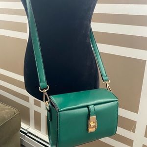 Trendy cross body emerald green purse